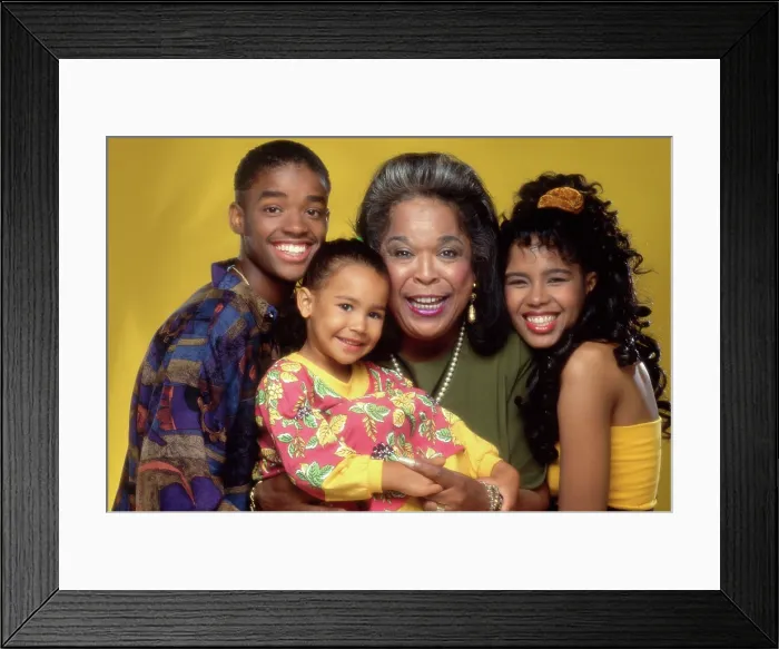 Framed Print : THE ROYAL FAMILY, from left: Larenz Tate, Naya Rivera, Della Reese, Sylver Gregory, 1991-1992