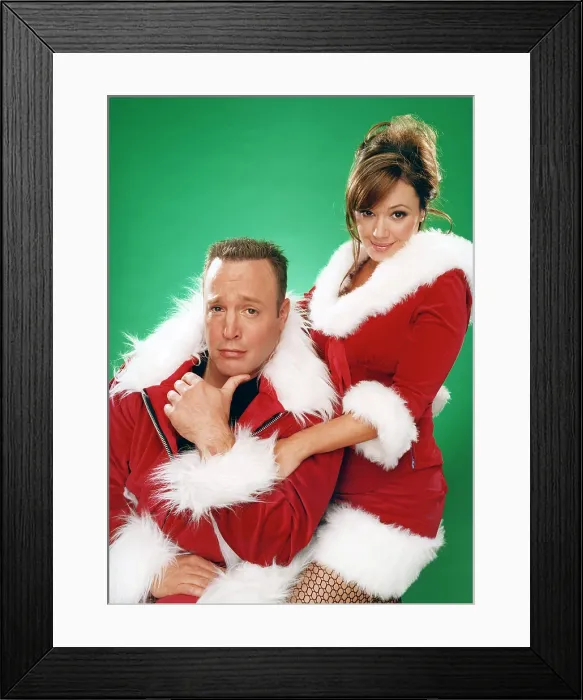 Framed Print : THE KING OF QUEENS, from left: Kevin James, Leah Remini, in Santa Claus costumes, (2003), 1998-2007