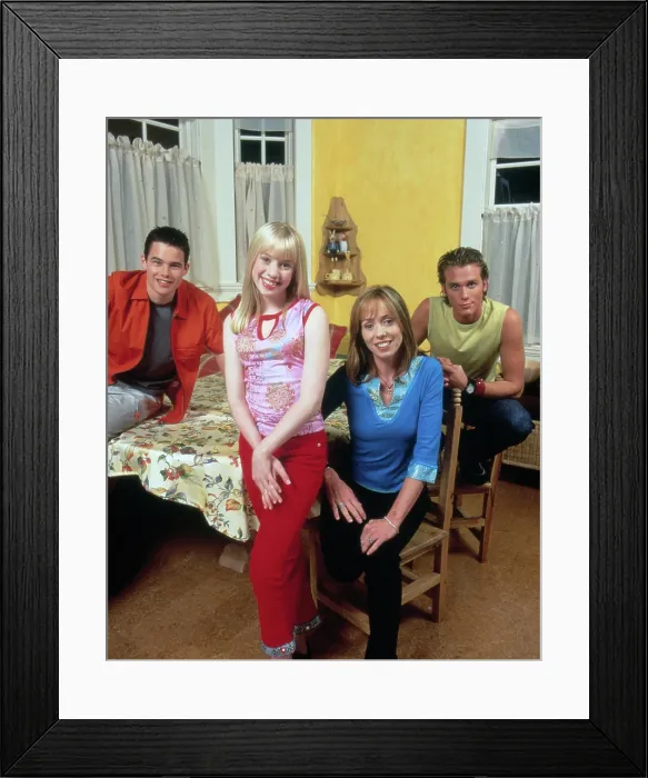 Framed Print : SO WEIRD, from left: Eric Lively, Alexz Johnson, Mackenzie Phillips, Erik von Detten, 1999-2001 Framed Print : SO WEIRD, from left: Eric Lively, Alexz Johnson, Mackenzie Phillips, Erik von Detten, 1999-2001