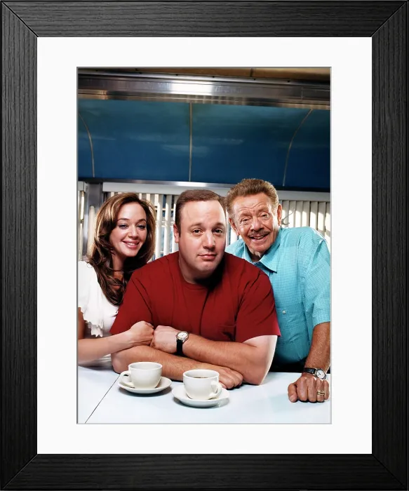 Framed Print : THE KING OF QUEENS, from left: Leah Remini, Kevin James, Jerry Stiller, (2002), 1998-2007