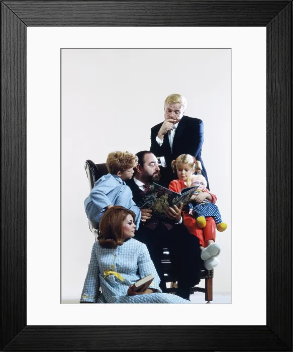 Framed Print : FAMILY AFFAIR, clockwise from top, Brian Keith, Anissa Jones (holding Mrs. Beasley), Sebastian Cabot, Kathy Garver, Johnny Whitaker, 1966-71 (1969 photo)