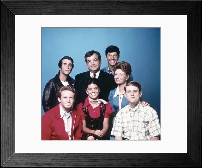 Framed Print : HAPPY DAYS, from left, Henry Winkler, Don Most, Erin Moran, Tom Bosley, Anson Williams, Marion Ross, Ron Howard, 1974-84 (ca. mid-1970s photo)