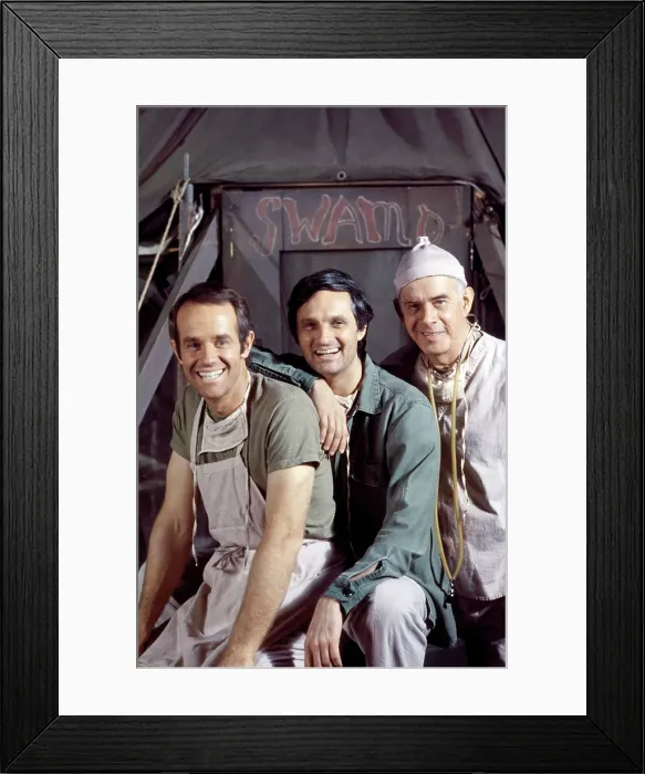 Framed Print : MASH, (aka M*A*S*H), from left: from left: Mike Farrell, Alan Alda, Henry Morgan, 1972-1983