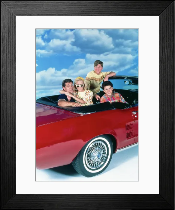 Framed Print : THE WONDER YEARS, from left: Dan Lauria, Alley Mills, Jason Hervey, Fred Savage, (1992), 1988-1993