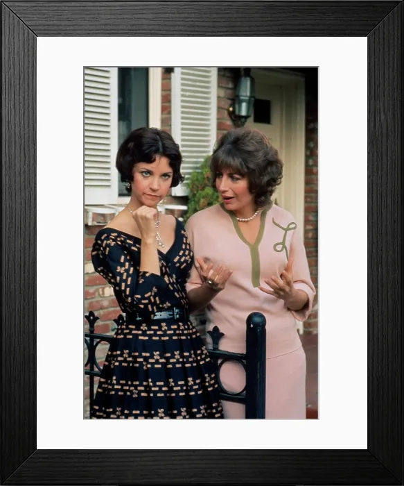 Framed Print : LAVERNE AND SHIRLEY, from left: Cindy Williams, Penny Marshall, 1976-1983