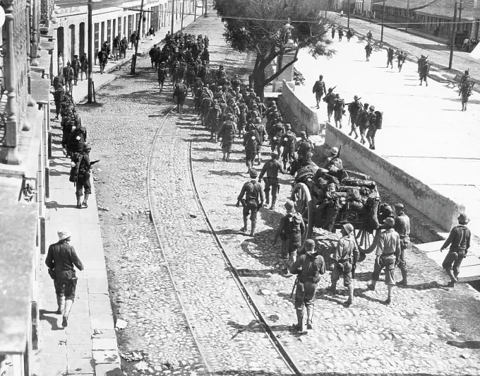 Framed Print : The 1914 United States occupation of Vera Cruz, Mexico: Sailors from the Battleship Michigan marching to the outskirts of the city, 1914