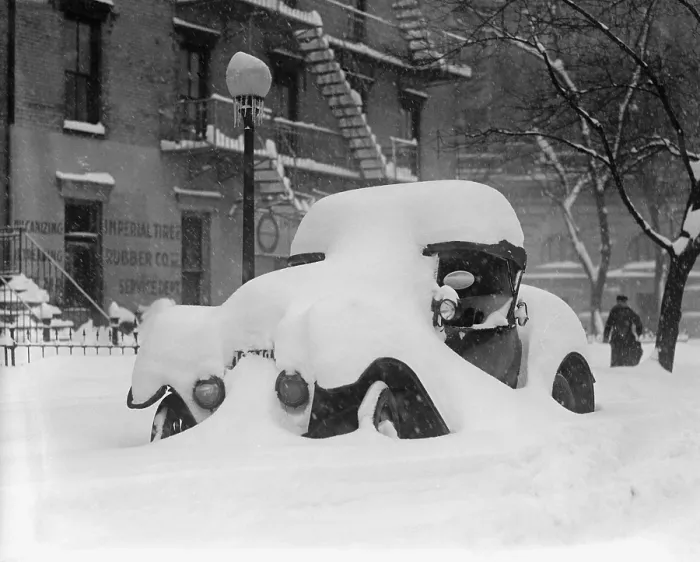 Framed Print : 1920's model car is covered with snow after a January 1922 blizzard in Washington, D.C