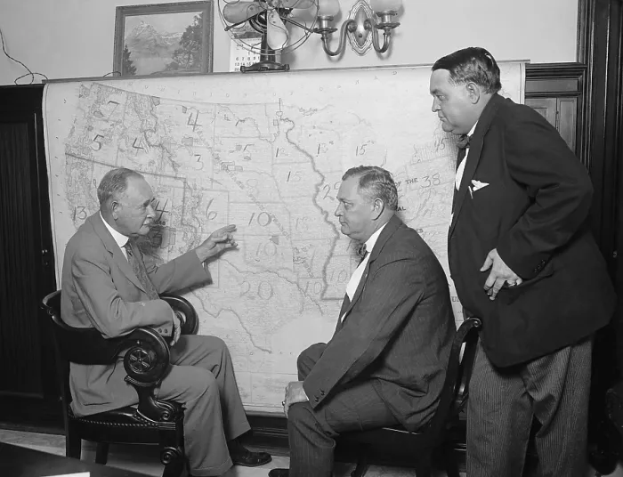 Framed Print : 1924 Democratic Senatorial Campaign Committee at a map Framed Print : 1924 Democratic Senatorial Campaign Committee at a map
