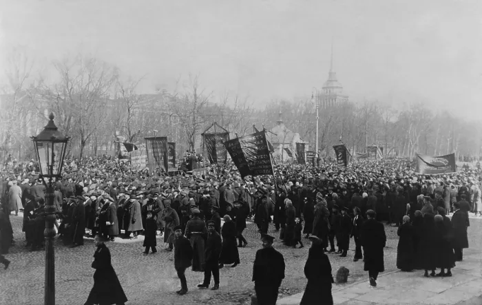 Framed Print : The 1st of May celebration, Isaakievskii Square, St. Petersburg, 1917 (BSLOC_2013_4_219)