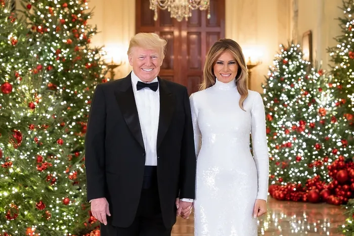 Framed Print : 2018 Official Christmas Portrait of President Donald Trump and First Lady Melania Trump, Dec. 15, 2018 (BSLOC_2019_2_200)