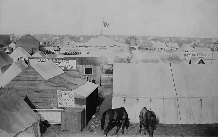 Framed Print : 40, 000 tents were erected in Perry, Oklahoma on Sept 16, 1893, after the Land Rush for Cherokee Strip