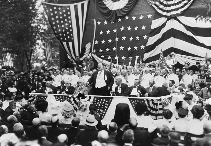 Framed Print : 50th anniversary observance of the First Battle of Bull Run, July 18, 1911. President William Howard Taft delivers the keynote address to a crowd of 10, 000 people