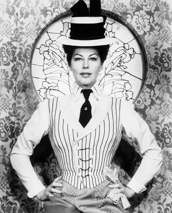 Framed Print : 55 DAYS AT PEKING, Ava Gardner, 1963 Framed Print : 55 DAYS AT PEKING, Ava Gardner, 1963