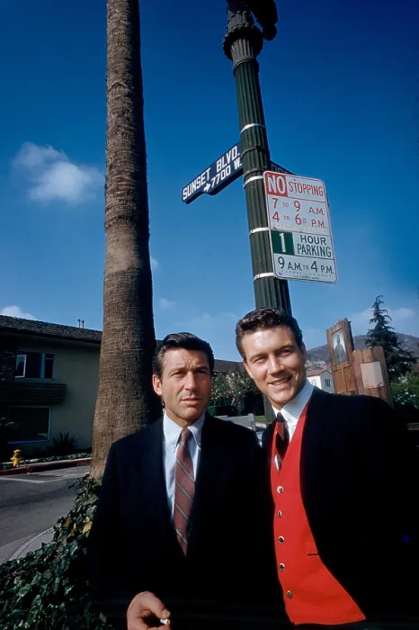 Framed Print : 77 SUNSET STRIP, from left: Efrem Zimbalist Jr. Roger Smith, 1958-1964 Framed Print : 77 SUNSET STRIP, from left: Efrem Zimbalist Jr. Roger Smith, 1958-1964