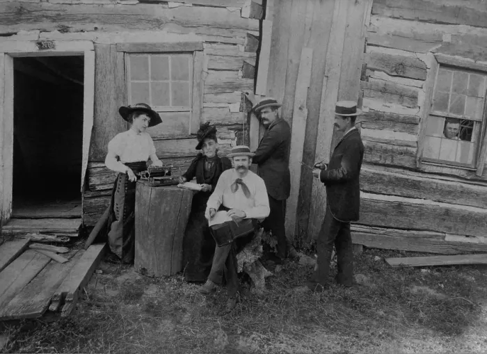 Framed Print : Abraham Lincoln's log cabin