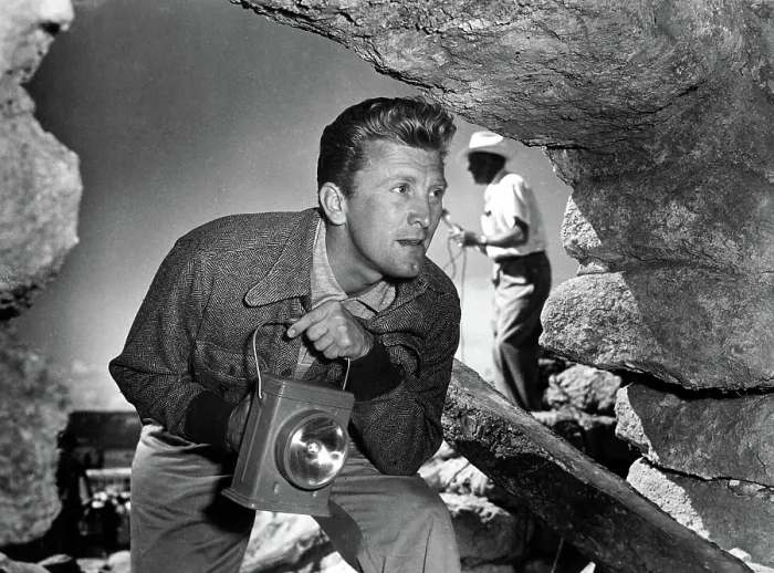 Framed Print : ACE IN THE HOLE, (aka THE BIG CARNIVAL), Kirk Douglas, 1951 Framed Print : ACE IN THE HOLE, (aka THE BIG CARNIVAL), Kirk Douglas, 1951