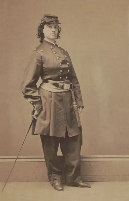 Framed Print : Actress and Union spy Pauline Cushman in uniform with sword. In 1864 she was tried by a Confederate military court, and sentenced to death by hanging Framed Print : Actress and Union spy Pauline Cushman in uniform with sword. In 1864 she was tried by a Confederate military court, and sentenced to death by hanging