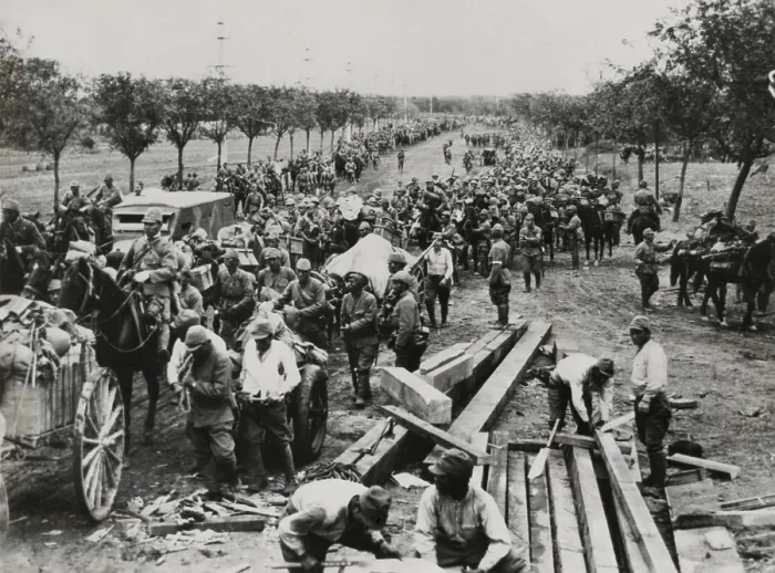 Framed Print : Advance of a column of Japanese Troops on route from Shanghai to Nanking, China. Aug. 12, 1937. (BSLOC_2014_7_26)