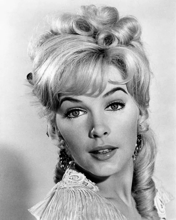 Framed Print : ADVANCE TO THE REAR, Stella Stevens, 1964