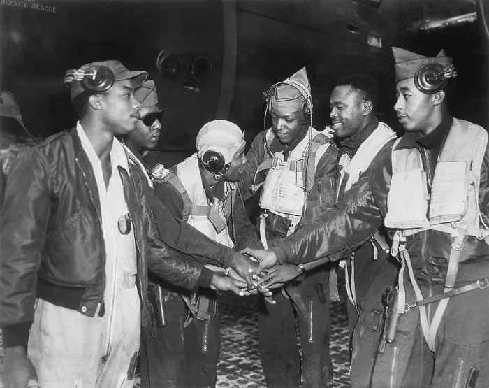 Framed Print : Six African American Air Force gunners join hands. They are part of 17th Bomb Wing night interdiction teams in Korea