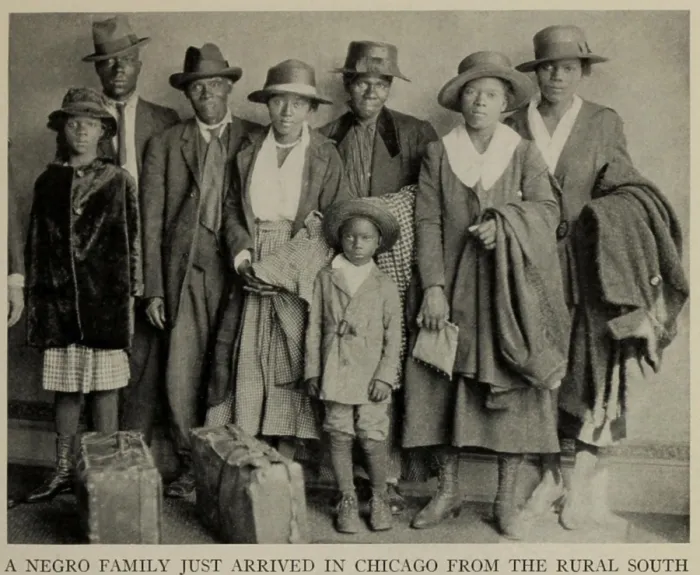 Framed Print : African American extended family arriving in Chicago from the rural South, ca. 1920 Framed Print : African American extended family arriving in Chicago from the rural South, ca. 1920