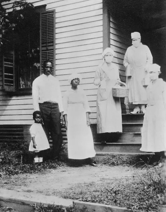 Framed Print : African American family receiving food from the American Red Cross during the Flu epidemic, Oct. 1918 Framed Print : African American family receiving food from the American Red Cross during the Flu epidemic, Oct. 1918
