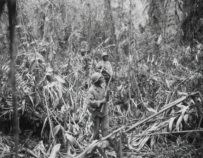 Framed Print : African American soldiers on patrol in Japanese territory on the Numa-Numa Trail, Bougainville