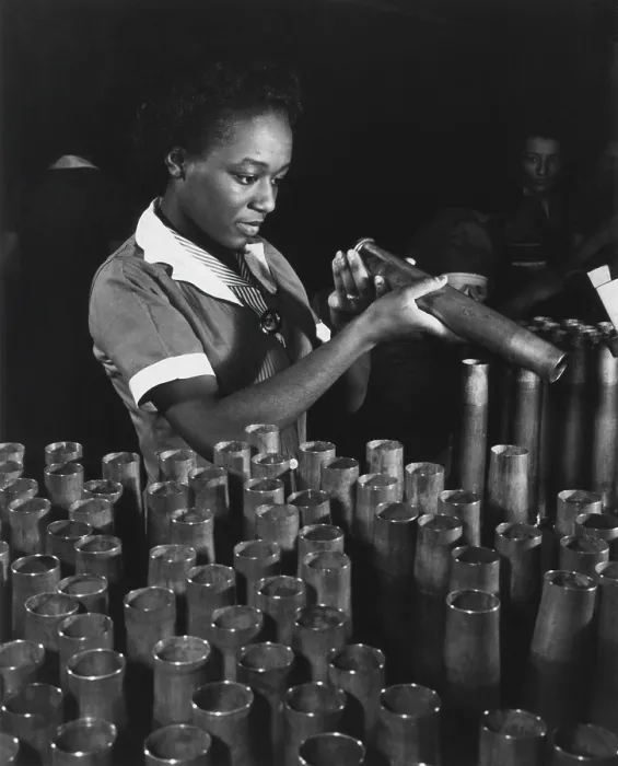 Framed Print : African American young woman inspecting the end of 40mm artillery cartridge case at Frankfort Arsenal. Bertha Stallworth, age 21, was a World War 2 munitions worker