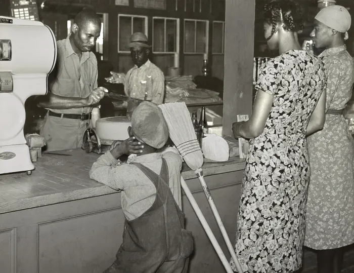 Framed Print : African Americans shopping in the Gee's Bend cooperative store, May 1939. The store was established with assistance from the New Deal Resettlement Administration