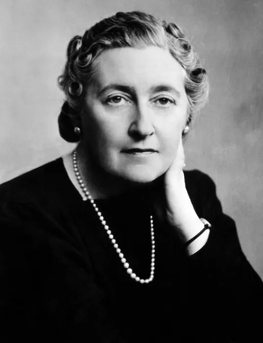 Framed Print : Agatha Christie, 1944. Courtesy: CSU Archives / Everett Collection