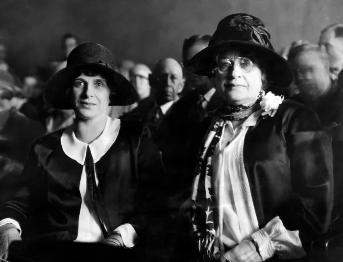 Framed Print : Aimee Semple McPherson and her mother, Minnie Kennedy, on trial on charges of criminal conspiracy, Hall of Justice, Los Angeles, California, 1926 Framed Print : Aimee Semple McPherson and her mother, Minnie Kennedy, on trial on charges of criminal conspiracy, Hall of Justice, Los Angeles, California, 1926