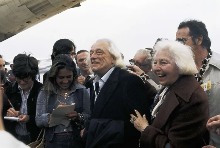 Framed Print : ALBERTI, Rafael (1902-1999). Rafael Alberti's arrival to the airport of Madrid in April 1977 from Rome, where he was in exile between 1963 and 1977