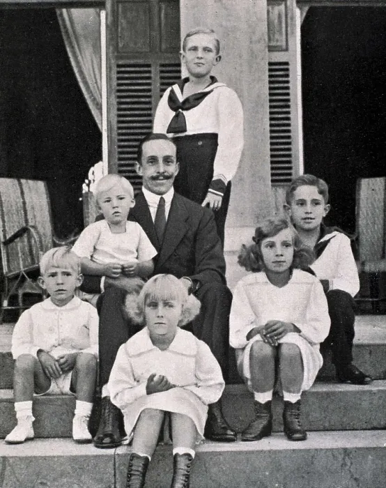 Framed Print : Alfonso XIII with all his sons (1915). AISA / Everett Collection**US SALES ONLY**