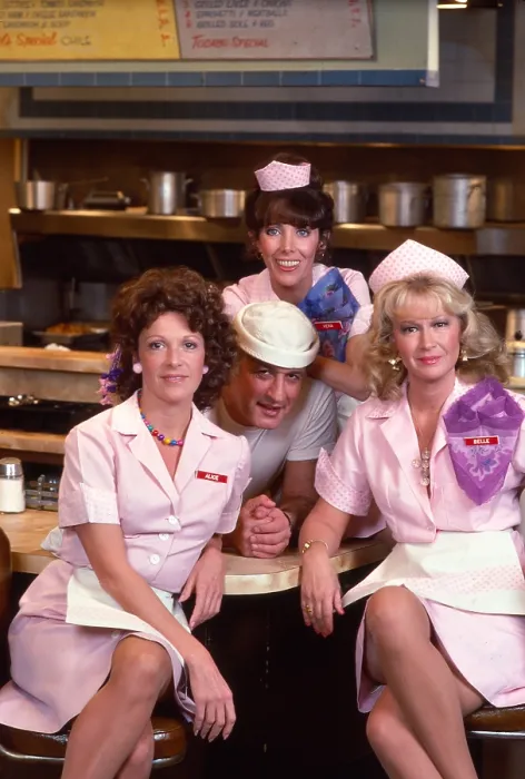 Framed Print : ALICE, clockwise from right: Diane Ladd, Linda Lavin, Vic Tayback, Beth Howland, (Season 5), 1976-1985