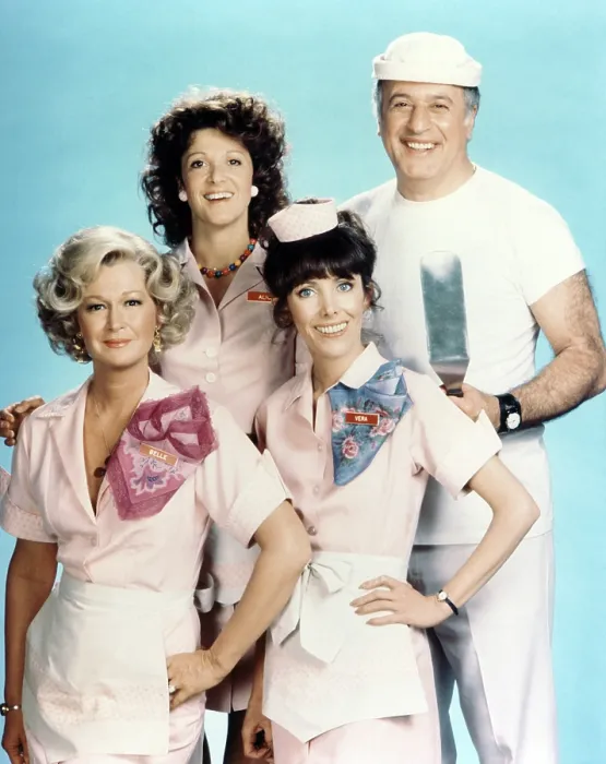 Framed Print : ALICE, from left: Diane Ladd, Linda Lavin, Beth Howland, Vic Tayback, 1976-85