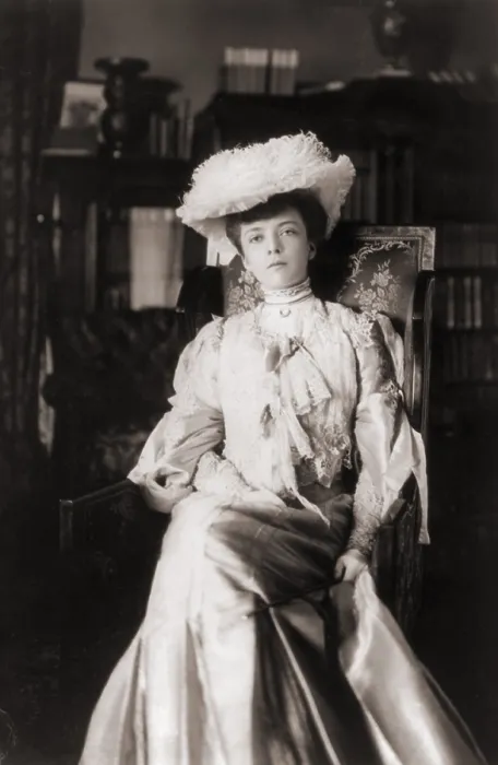 Framed Print : Alice Roosevelt (1884-1980), at the age of 18 in a lace dress and unsmiling regal pose. 1902 Framed Print : Alice Roosevelt (1884-1980), at the age of 18 in a lace dress and unsmiling regal pose. 1902