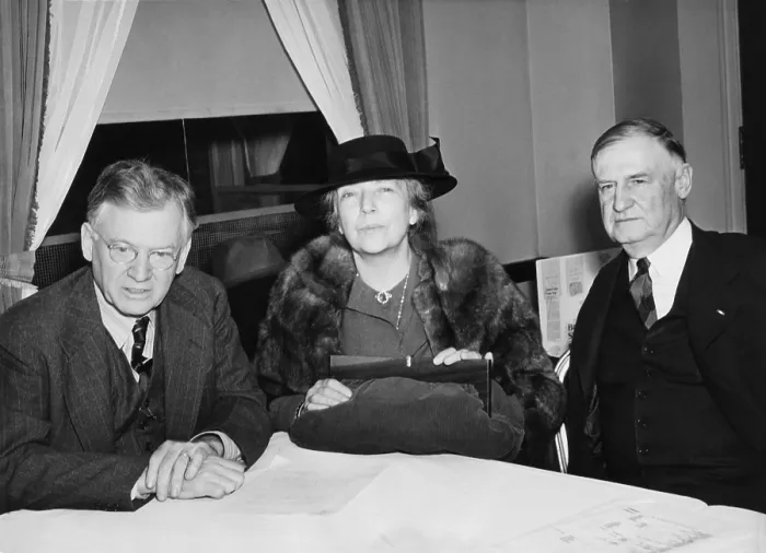 Framed Print : Alice Roosevelt Longworth was one of the 800, 000 members of the American First Committee