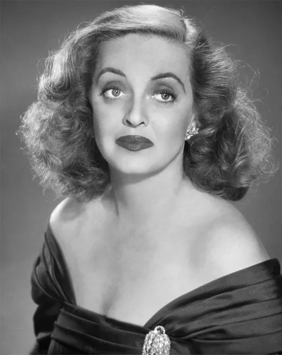 Framed Print : ALL ABOUT EVE, Bette Davis, 1950. TM & copyright 20th Century Fox Film Corp. All rights reserved / courtesy Everett Collection