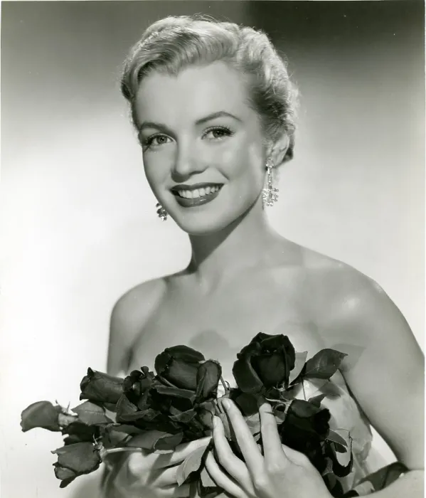 Framed Print : ALL ABOUT EVE, Marilyn Monroe, 1950. - Photo: Courtesy Everett Collection
