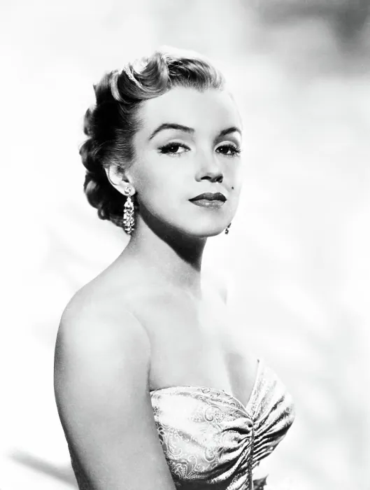 Framed Print : ALL ABOUT EVE, Marilyn Monroe, 1950. TM & Copyright 20th Century Fox Film Corp. All rights reserved / courtesy Everett Collection