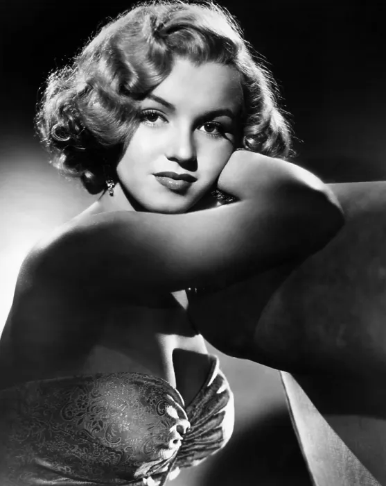 Framed Print : ALL ABOUT EVE, Marilyn Monroe, 1950, TM & copyright (c) 20th Century Fox Film Corp. / courtesy Everett Collection Framed Print : ALL ABOUT EVE, Marilyn Monroe, 1950, TM & copyright (c) 20th Century Fox Film Corp. / courtesy Everett Collection