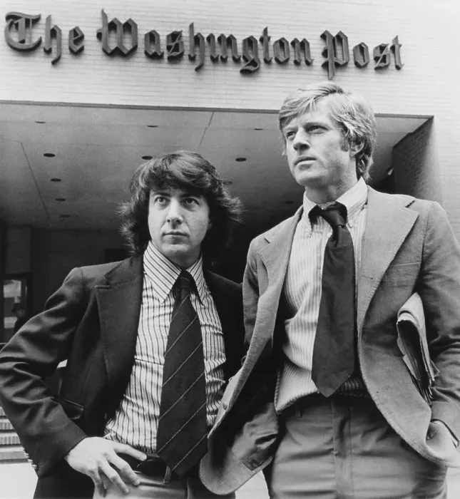 Framed Print : ALL THE PRESIDENT'S MEN, from left: Dustin Hoffman, Robert Redford, 1976
