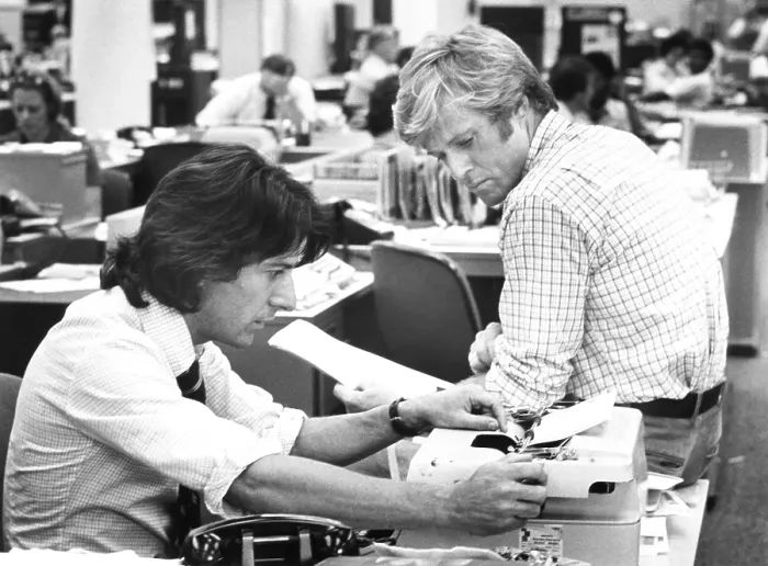 Framed Print : ALL THE PRESIDENT'S MEN, from left: Dustin Hoffman, Robert Redford, 1976