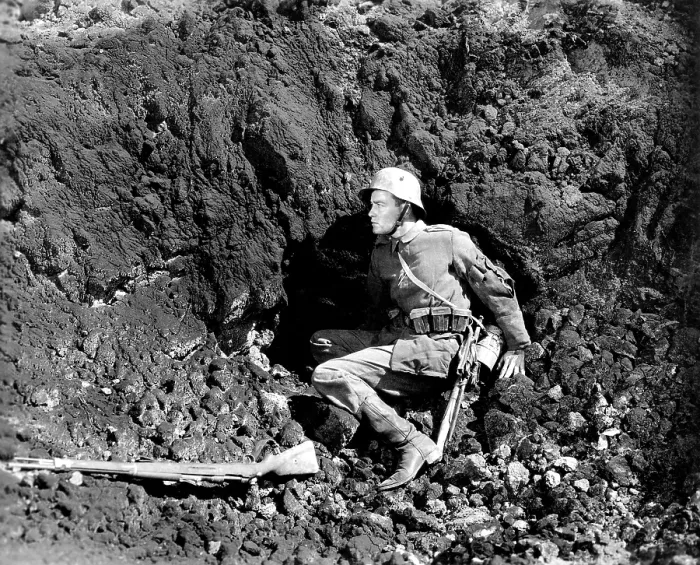 Framed Print : ALL QUIET ON THE WESTERN FRONT, Lew Ayres, 1930
