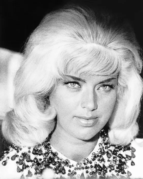 Framed Print : ALLEZ FRANCE!, (aka THE COUNTERFEIT CONSTABLE), Diana Dors, 1964