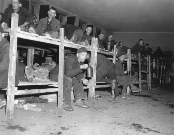 Framed Print : Allied prisoners in the Hospital of a Nazi POW camp captured by the 9th U.S. Army. Over 22, 000 prisoners from 11 nations were housed here, some for over five years Framed Print : Allied prisoners in the Hospital of a Nazi POW camp captured by the 9th U.S. Army. Over 22, 000 prisoners from 11 nations were housed here, some for over five years