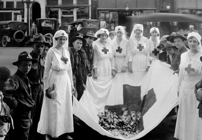 Framed Print : American Red Cross flag filled with contributions for its World War I work. Birmingham, Alabama. May 21, 1918