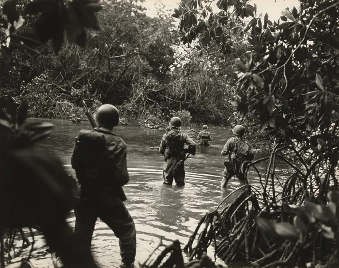 Framed Print : American soldiers wading through water in on an island in the New Georgia Group of the Solomon Islands as part of General Douglass MacArthur's, Operation Cartwheel