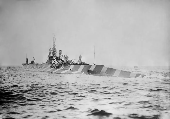 Framed Print : American submarine with camouflage paint at sea. Ca. 1915. (BSLOC_2012_4_112)