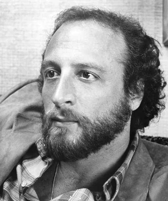 Framed Print : American TV and film producer Michael Phillips, c. 1970's Framed Print : American TV and film producer Michael Phillips, c. 1970's